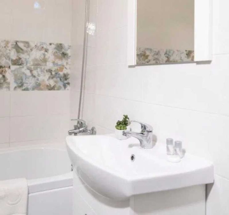 Дава се под наем Тристаен апартамент в Пловдив, Кършияка - 90 кв.м за 265.2 € - Снимка #2