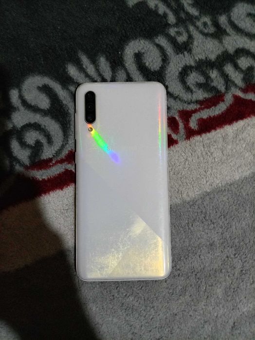 Telefon sotiladi  Marg'ilonda