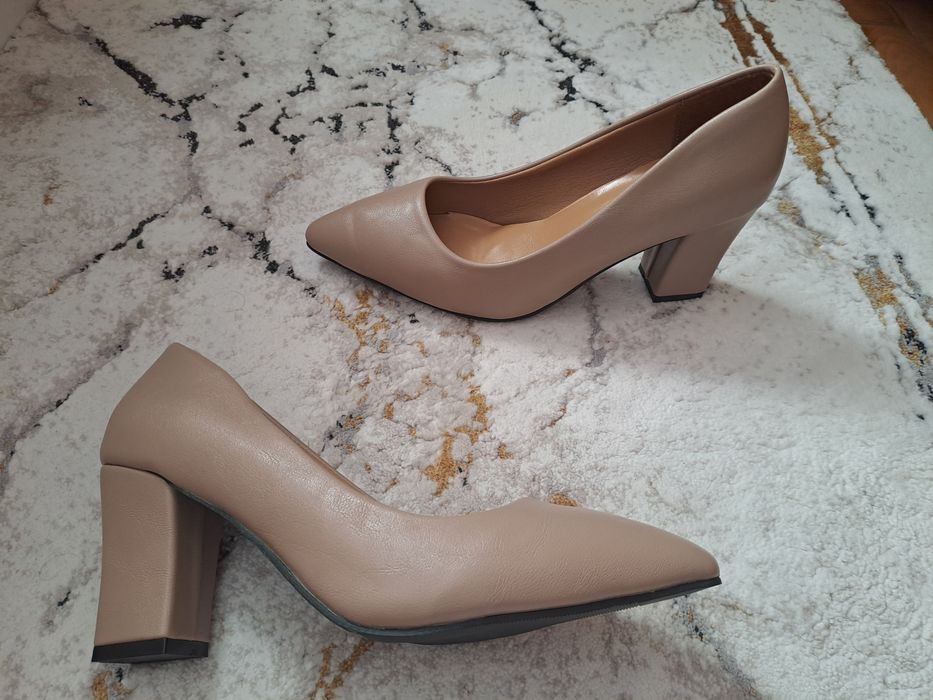 Pantofi noi marimea 36