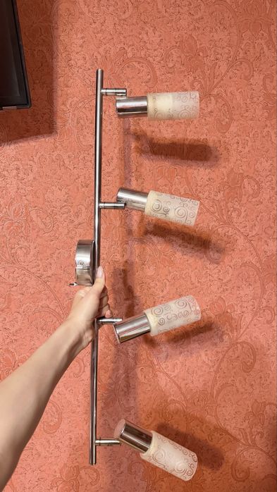 Отдам 3 люстры и чайники