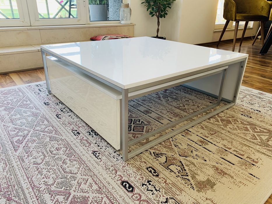 Холна маса бял гланц