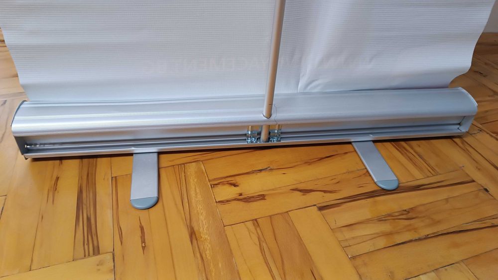 Рол банер стойка транспарант за реклама