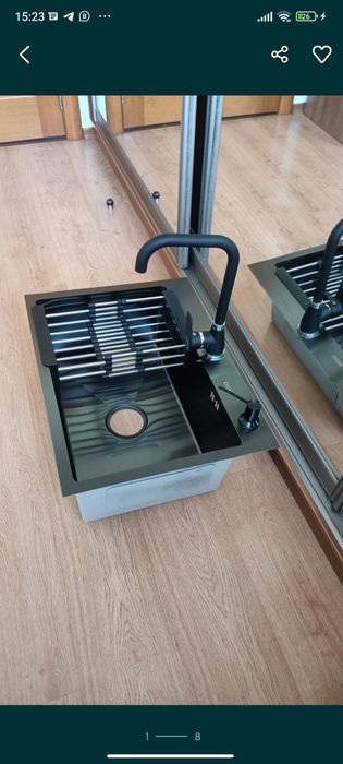 Кухонная мойка со смесителем