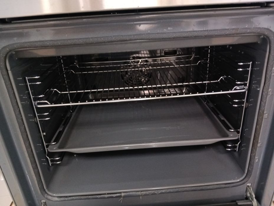 Иноксова свободно стояща печка с индукционни котлони SIEMENS  Гаранция