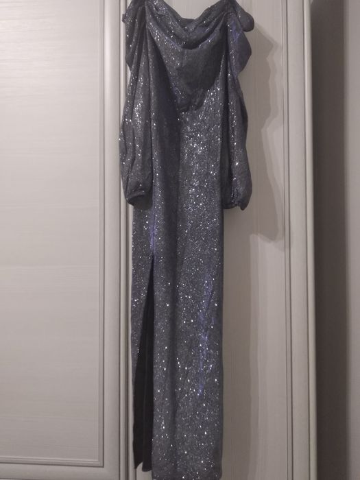 Продам платья, костюмы