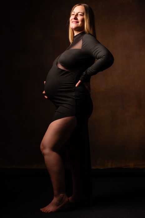 Vând rochițe și bluza pentru ședința foto maternitate.