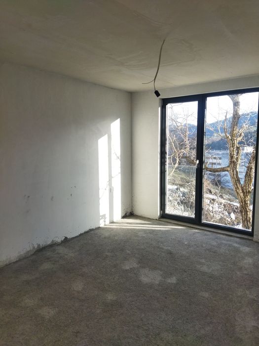 Продава тристаен апартамент в гр.Смолян