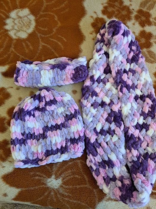 Ръчно изплетени шалове различни цветове и материи