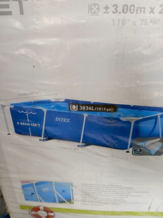 Бассейн каркасный.