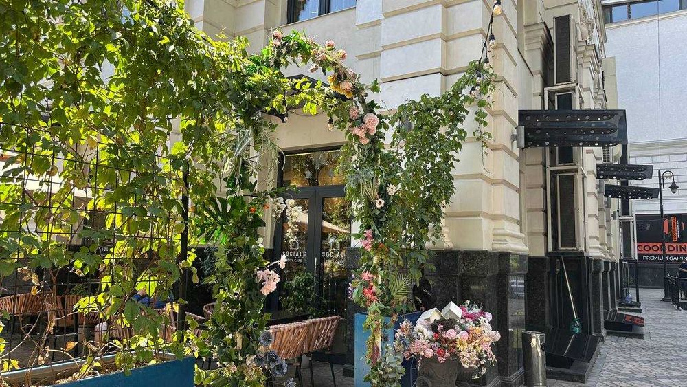 Продается 300 кв.Жк Казахстан Новостройка Офис Кафе 2000 за кв.м