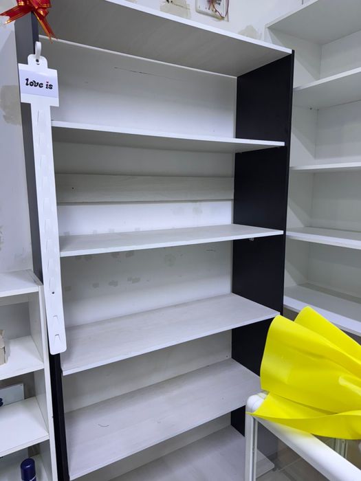 Витрины продам срочно!!!