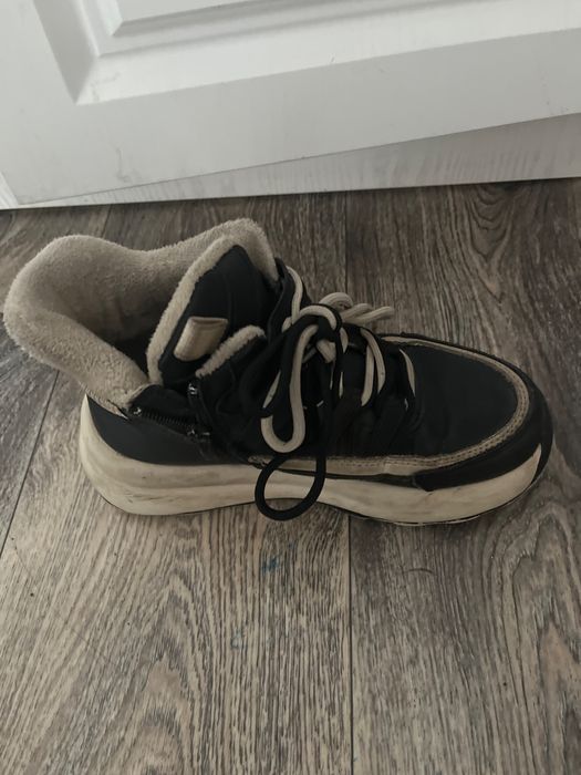 Отдам детскую обувь