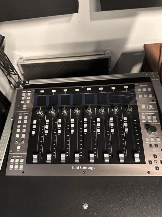 Микшерный пульт Solid State Logic SSL-UF8