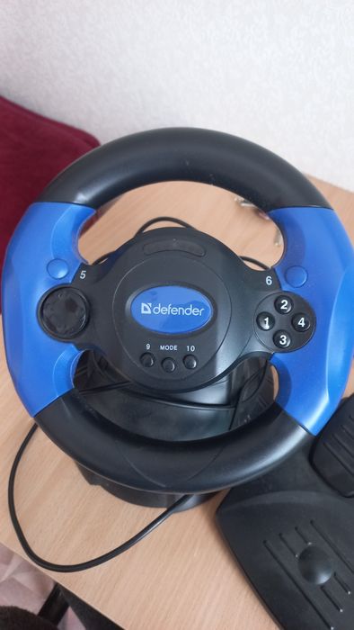 Продам Игровой руль Defender, б/у