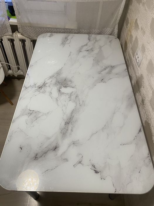 Стол кухонный