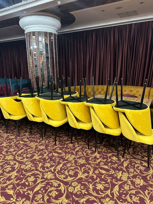 Стулья диваны в хорошем состоянии