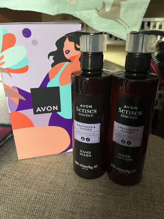 Set cu lavanda de la avon sapun lichid si lotiune