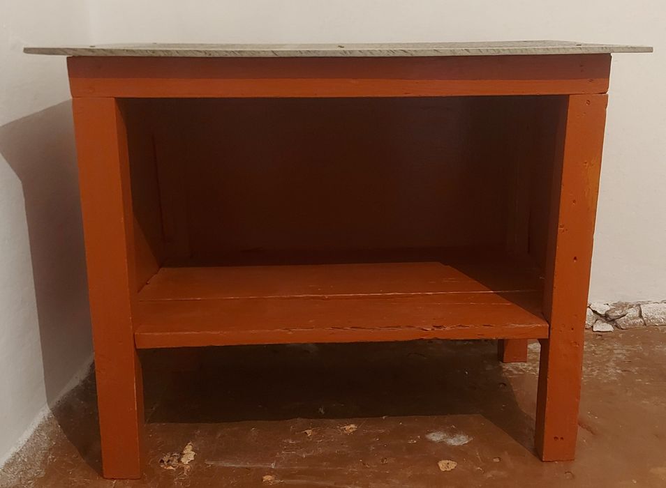 Стол  10 000 тенге