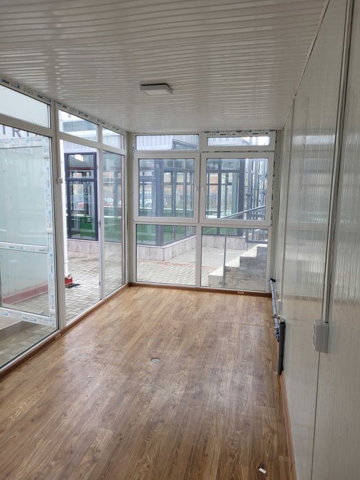 Vand container comercial 6x2,4 m locatie Podu Iloaiei-piata