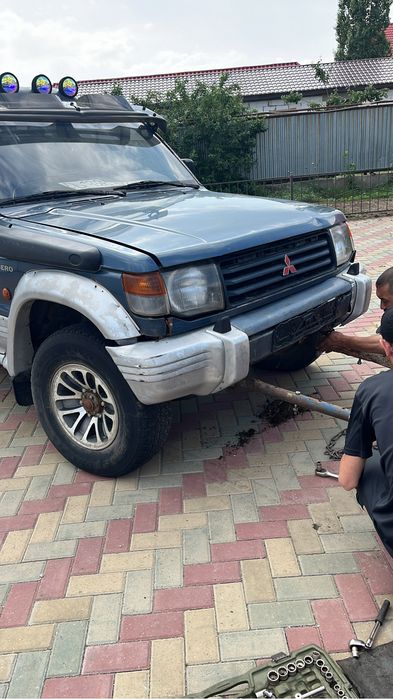 Mitsubishi Pajero 2