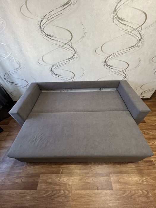 Продам диван 215х70