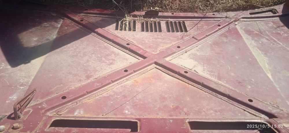 Капот от машины Нива