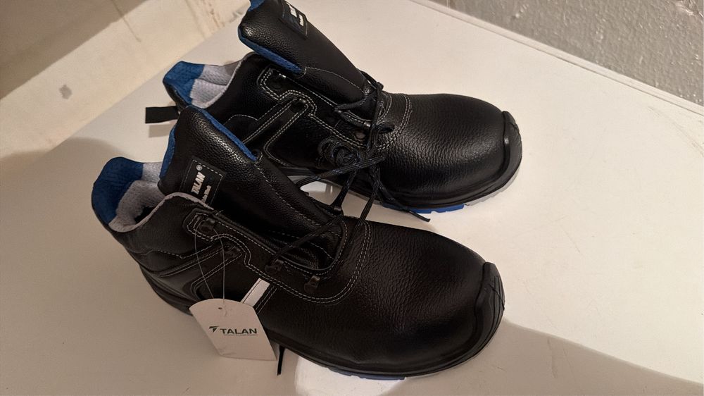 Продам новые рабочие ботинки Talan,42 р.