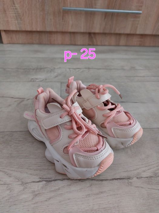 Продам кроссовки  для девочки