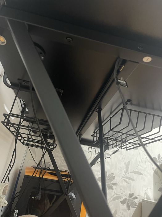 Birou Gaming Genesis Holm 300, Iluminare RGB, Negru