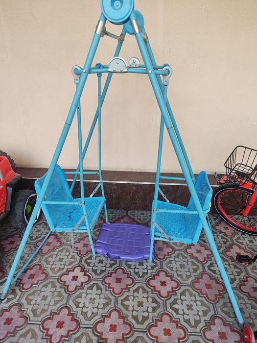 Продам Качелю двойные детский