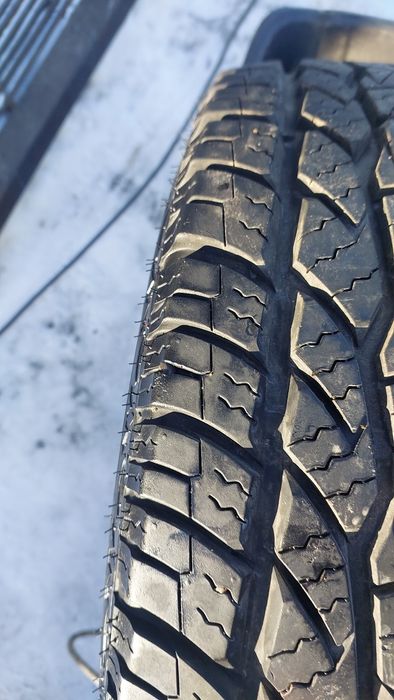 Продам 2 балона Максис Браво 771 АТ