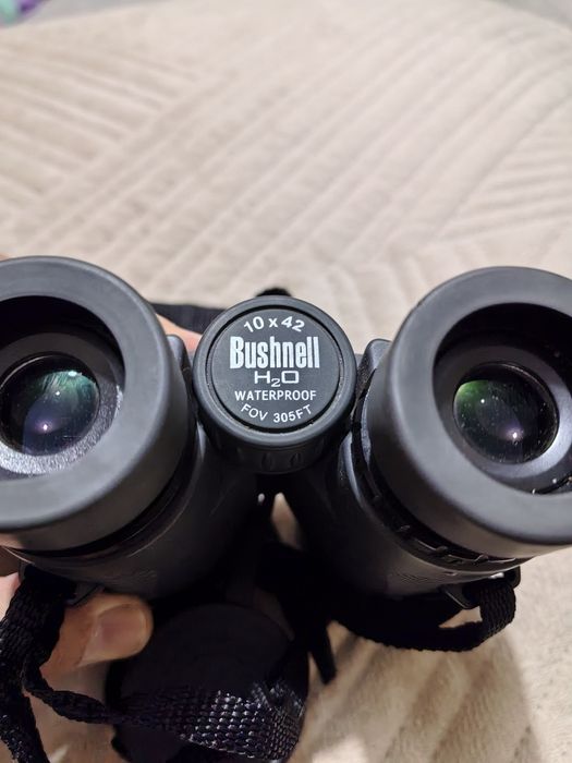 Бинокль Bushnell 10×42