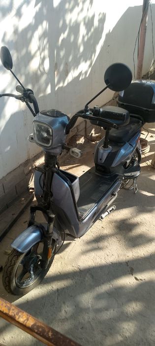 Mototsikl va skuter sotiladi