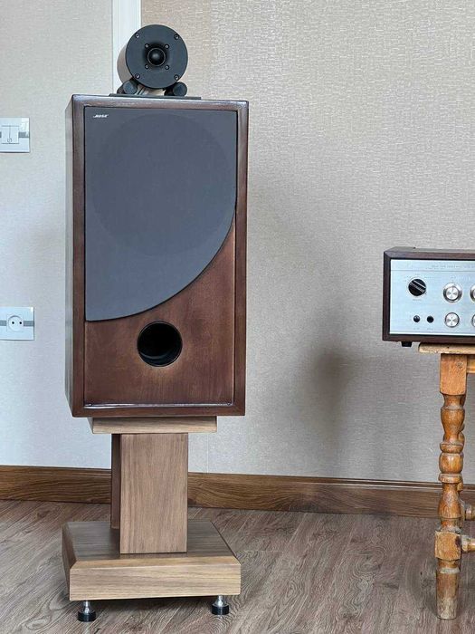 Продается акустика на широкополосных динамиках.