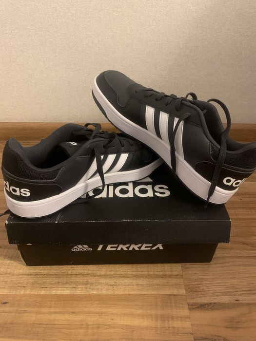 Прдаи мужские кроссовки Adidas