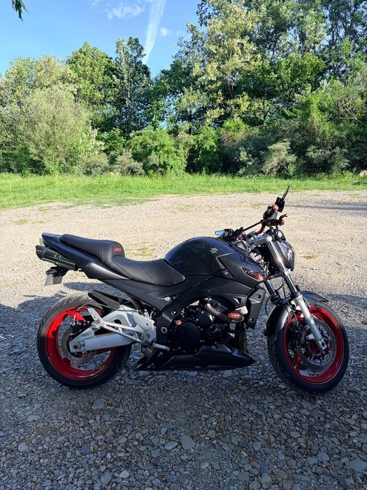 Suzuki gsr600 2008