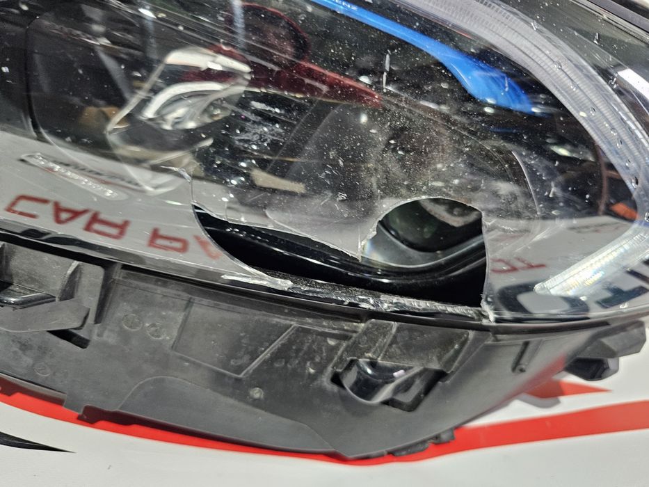 Far stanga led Mercedes EQA / EQB dupa 2020 cod A2439068900