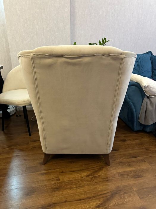 Мягкое кресло