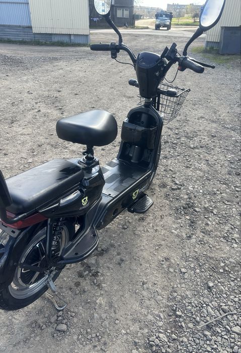 Продам электроскутер Leopard max e8