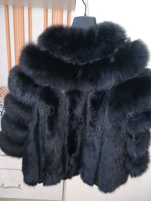 Естествен косъм,  С размер . Два цвята.