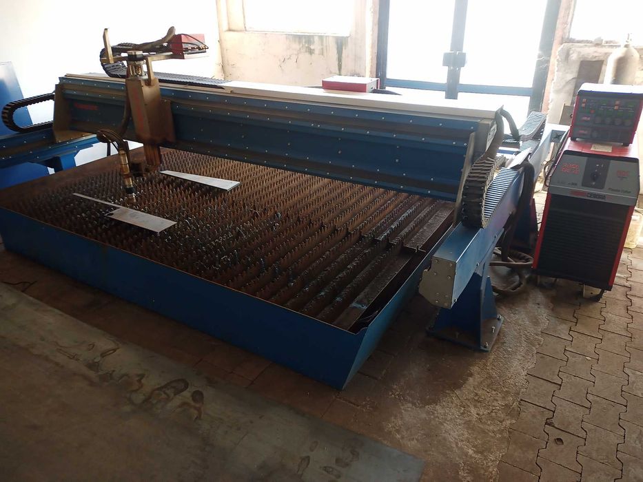 Cnc cu ghidaje pe surub cu bila 3000x2000 si plasma HD Cebora 166