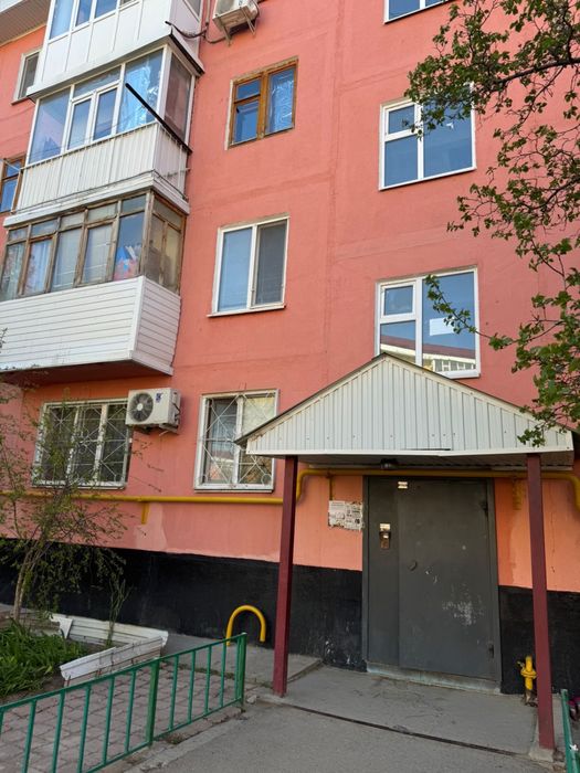 Продаеться 2 - квартира район Электрон