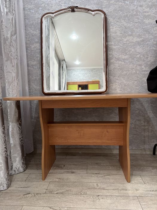 Продам стол цена 20.000