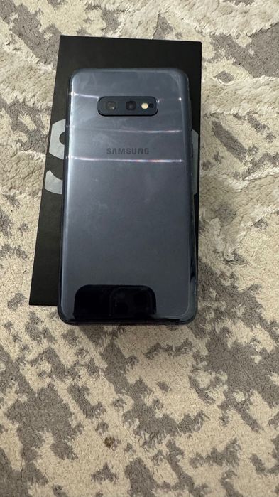Продам сот тел Samsung S10e