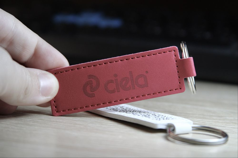 Персонализирани кожени ключодържатели за подарък