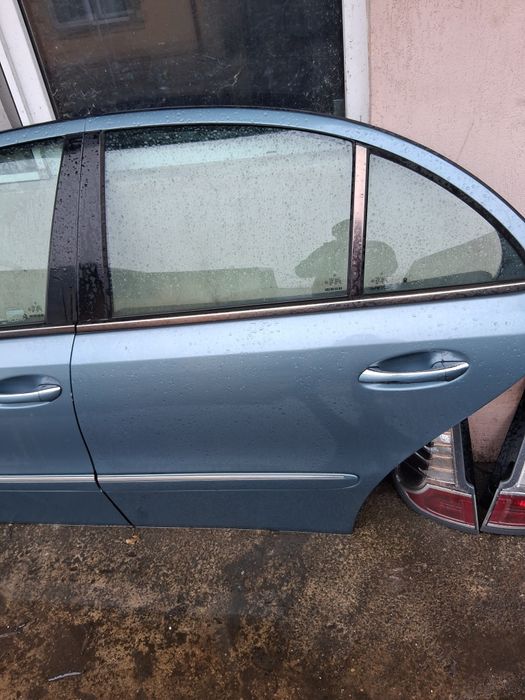 Usa Stanga Spate Mercedes W211 sedan 2005