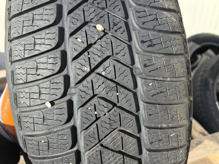 225/50/17 Пирели ДОТ 2022 г - Само 1 брой гума