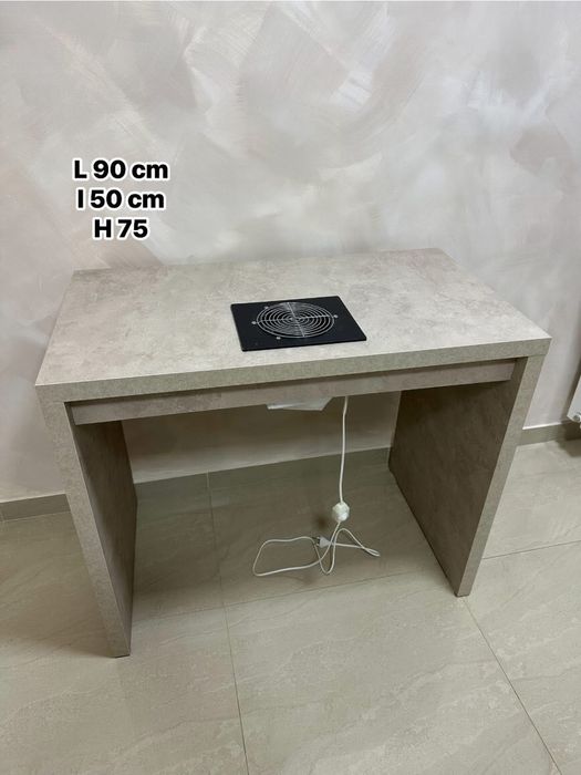 Masa manichiura cu aspirator incorporat