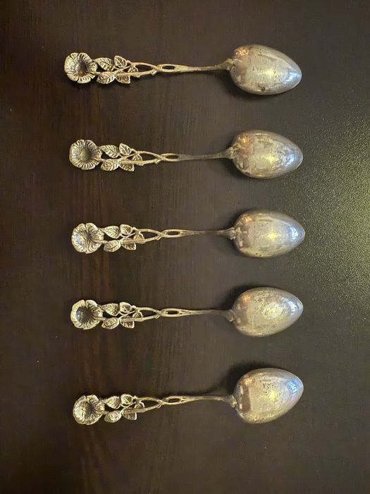 Сребърни льжици 5 бр нямат следи от употреба