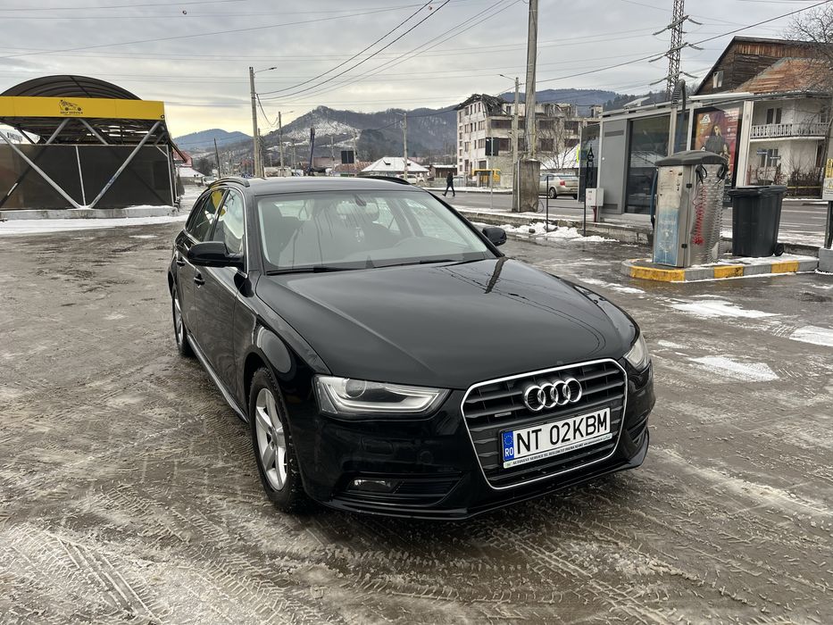 Audi  A4 qattro (B8)